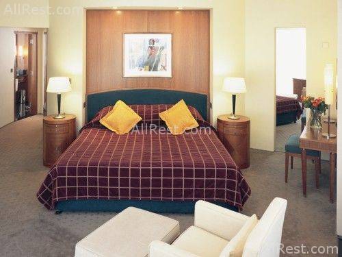 Jumeirah Emirates Towers Hotel 15